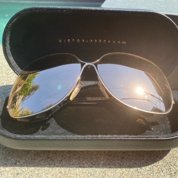 Victoria Beckham Rose Gold Sunglasses - Picture 2 of 9